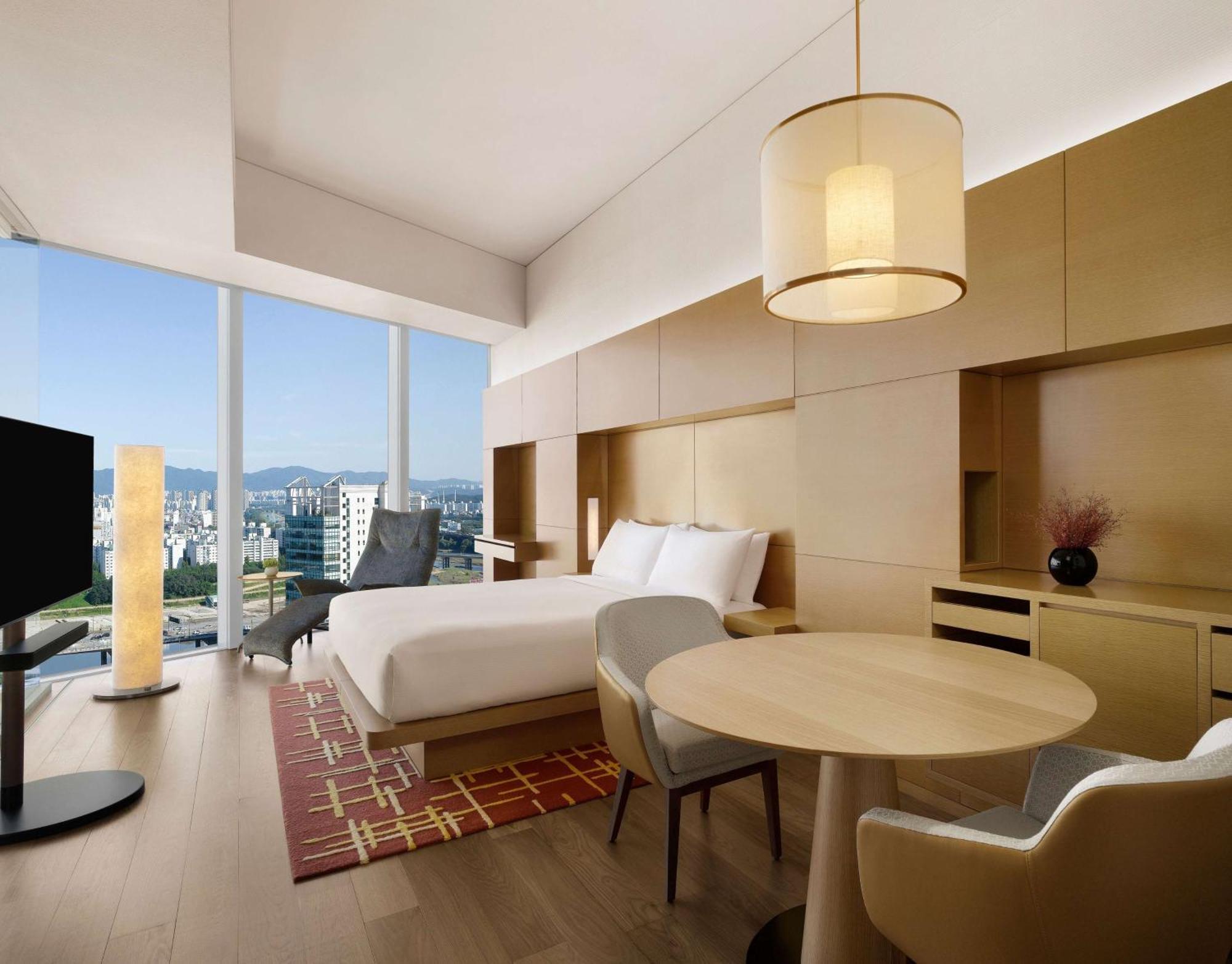 Park Hyatt Hotel 5*