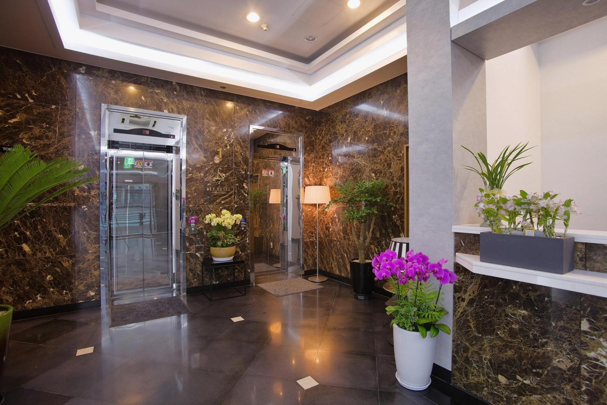 Lex Tourist Hotel