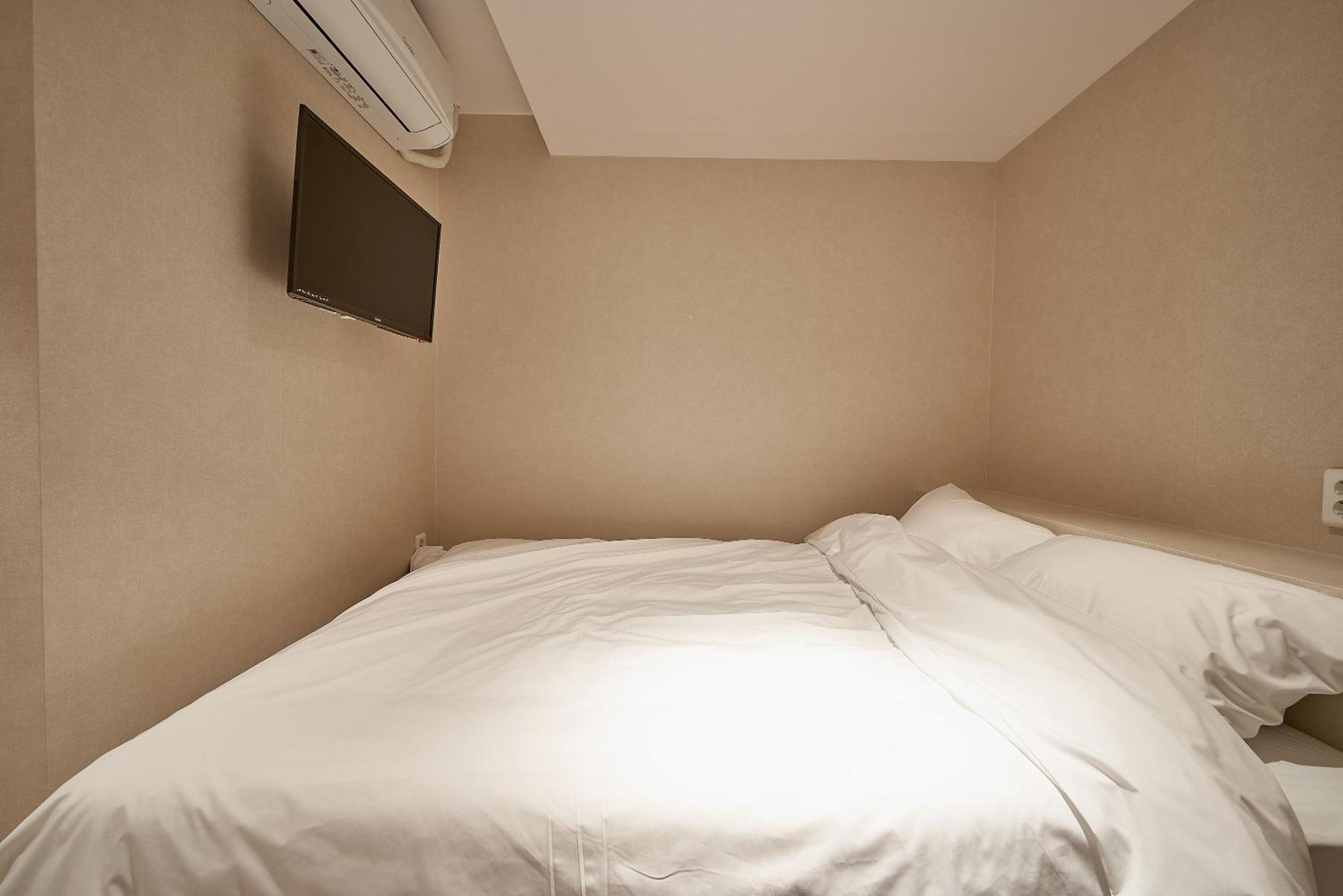 Capsule hotel Life In Euljiro