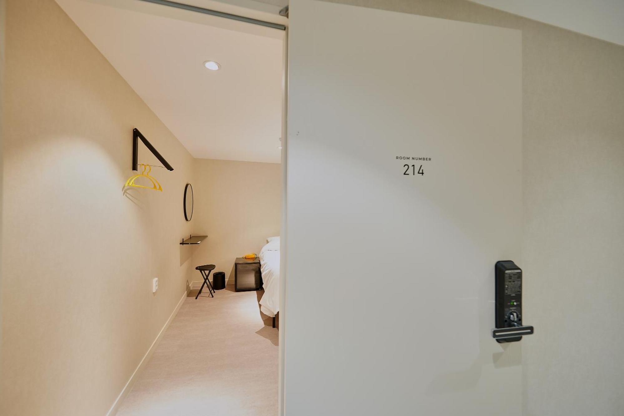 Life In Euljiro Capsule hotel *
