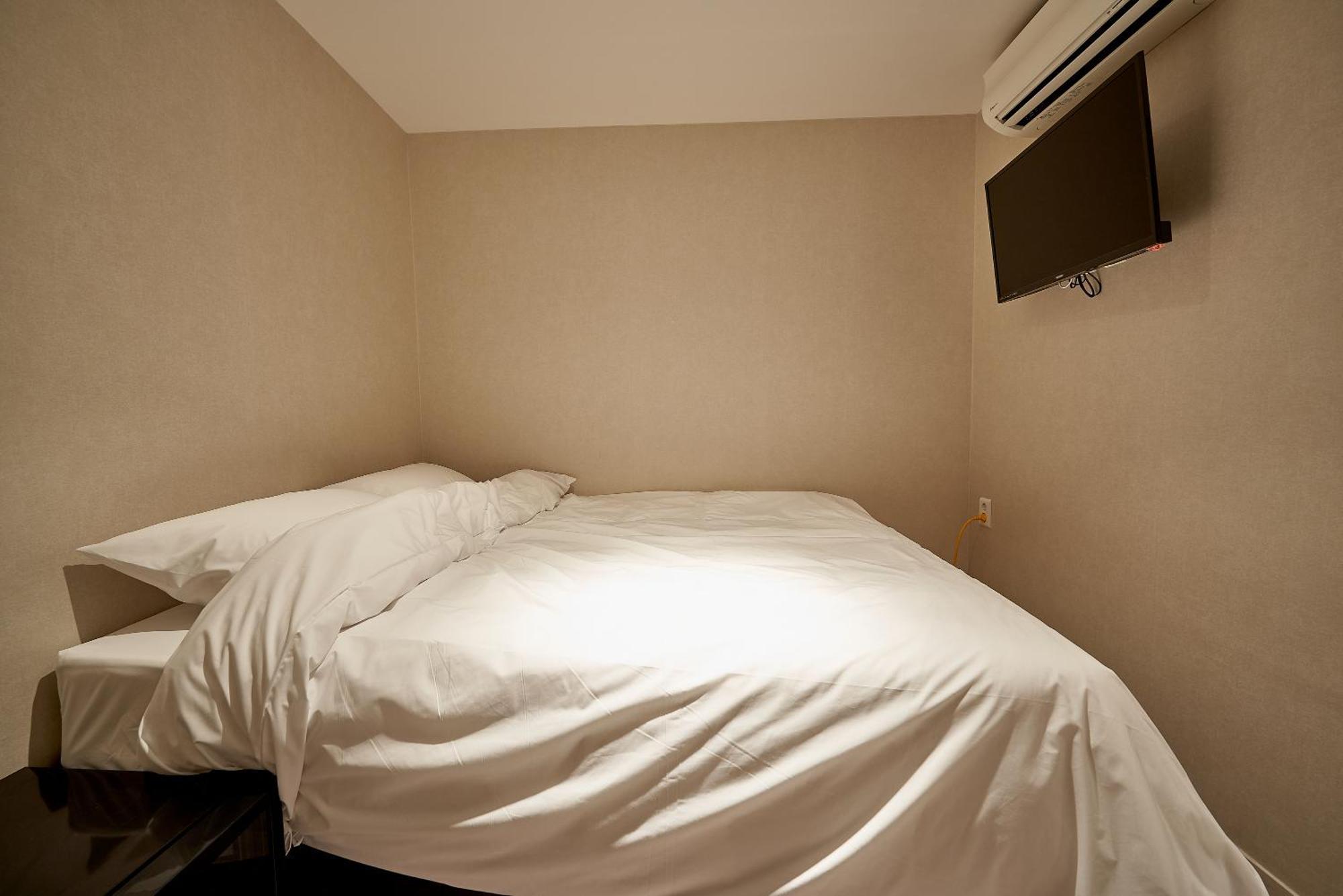Capsule hotel Life In Euljiro Seoul