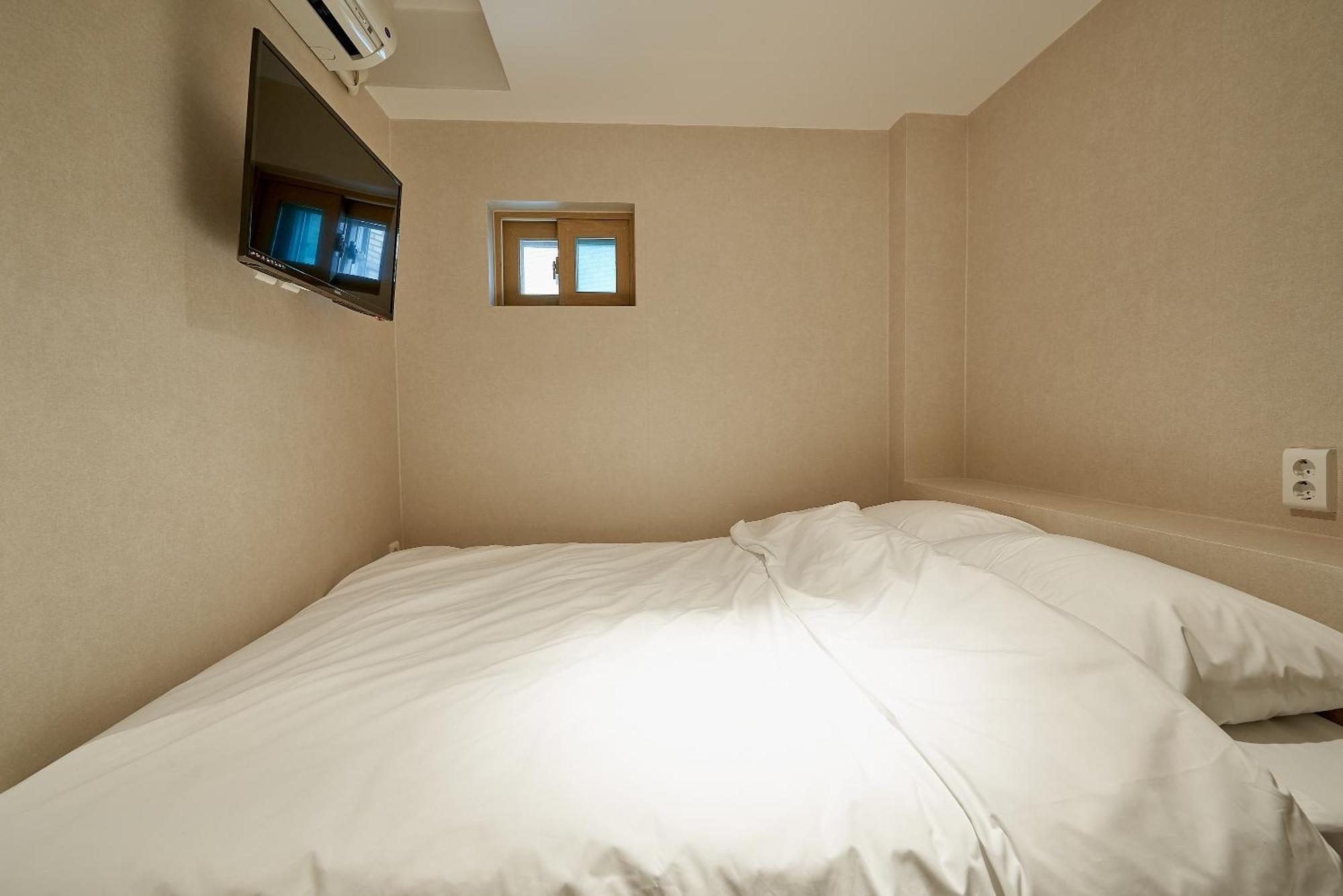 Capsule hotel Life In Euljiro Seoul