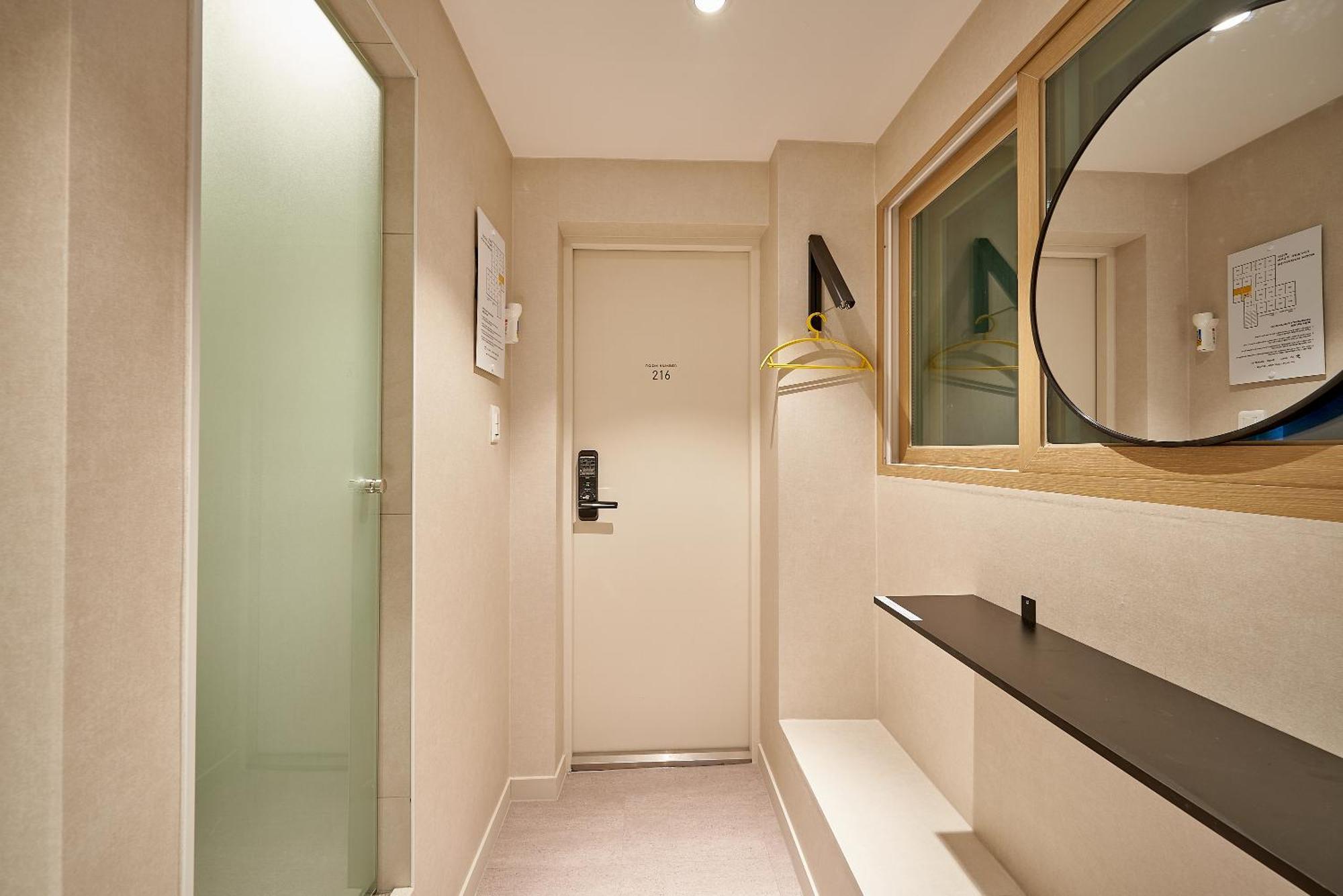 Life In Euljiro Capsule hotel Seoul