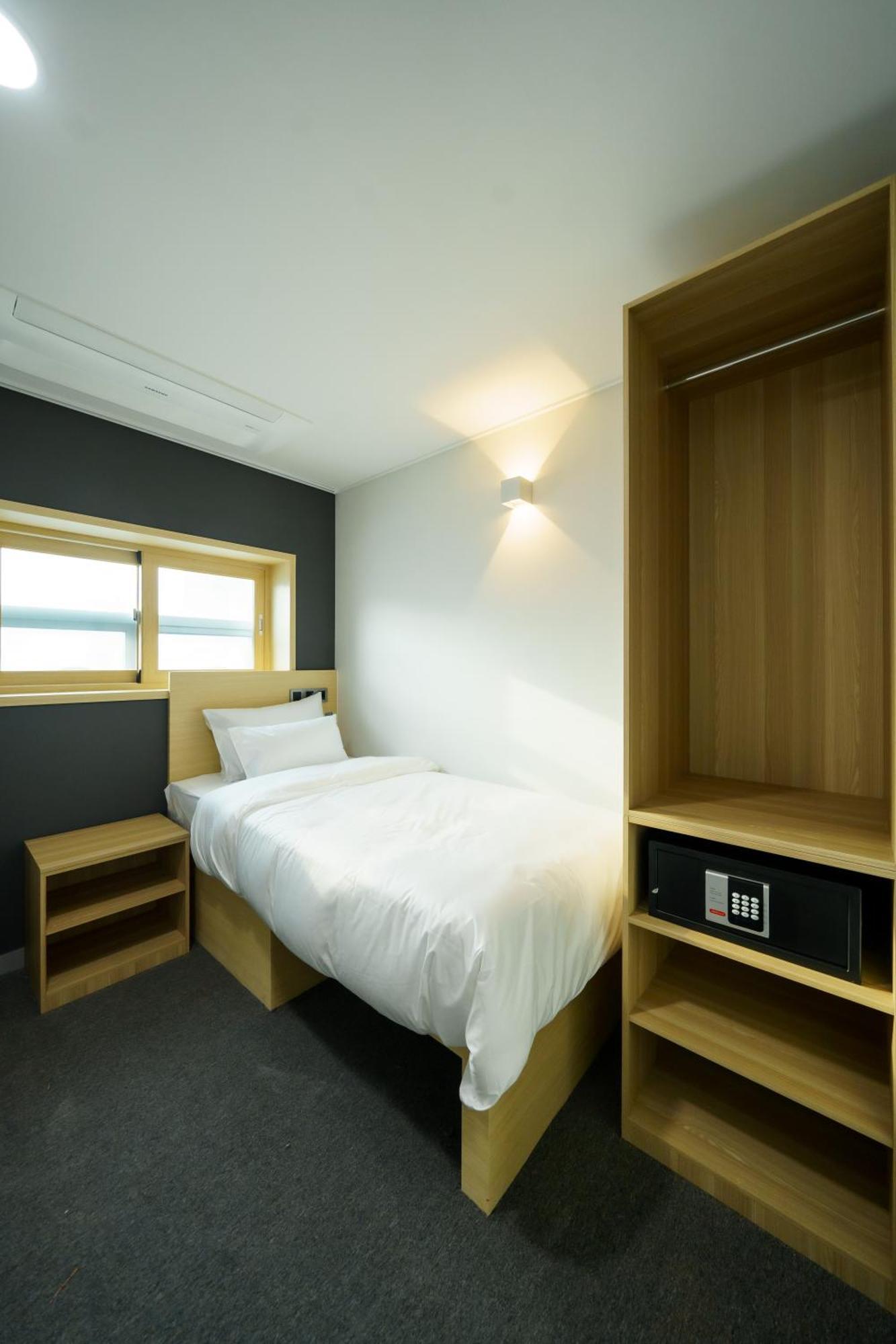 The Hue Myeongdong Guest house