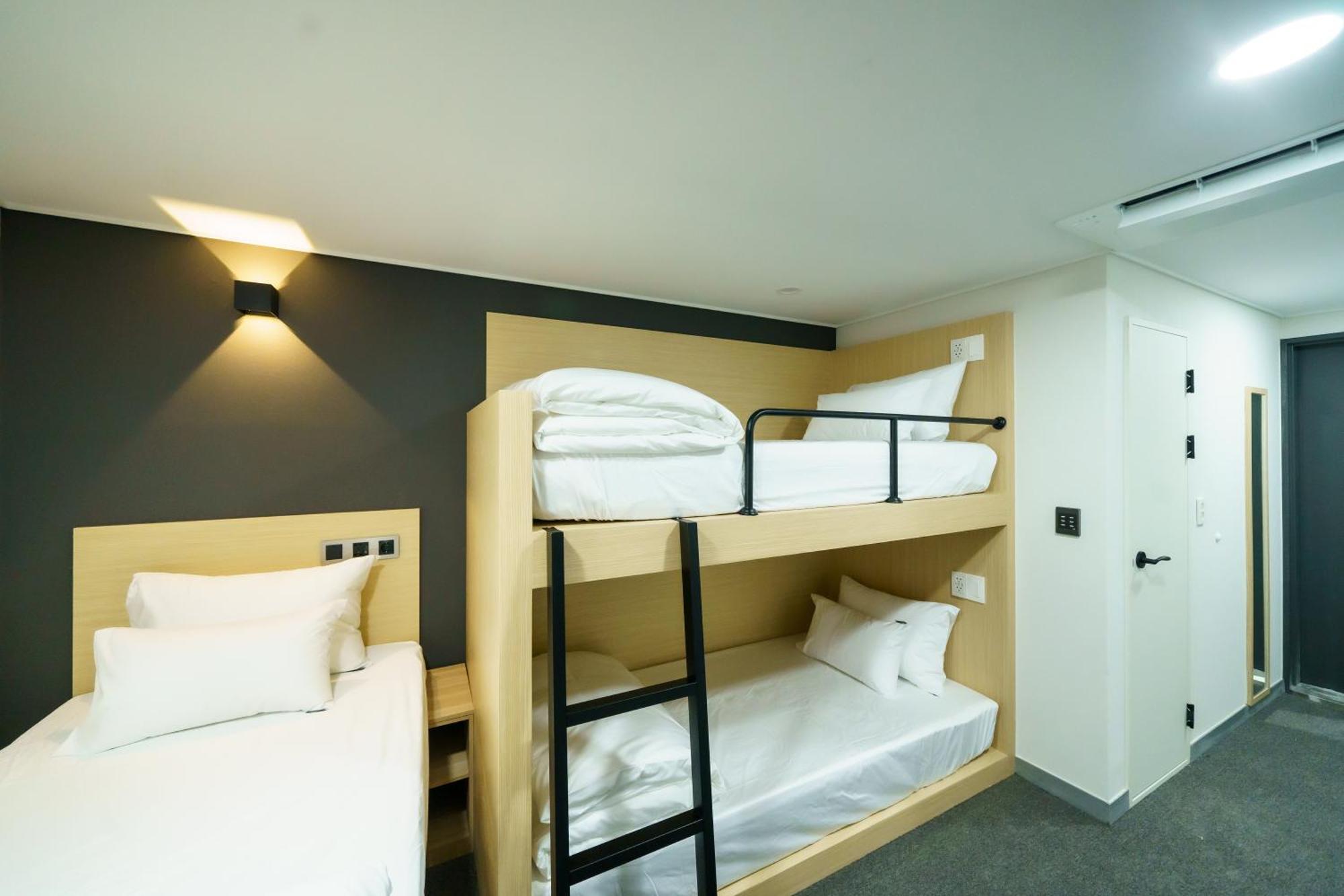 Guest house The Hue Myeongdong *
