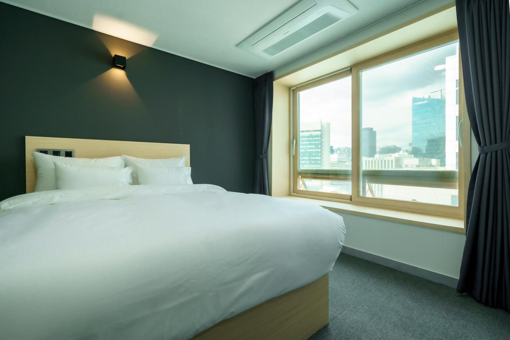 The Hue Myeongdong Guest house