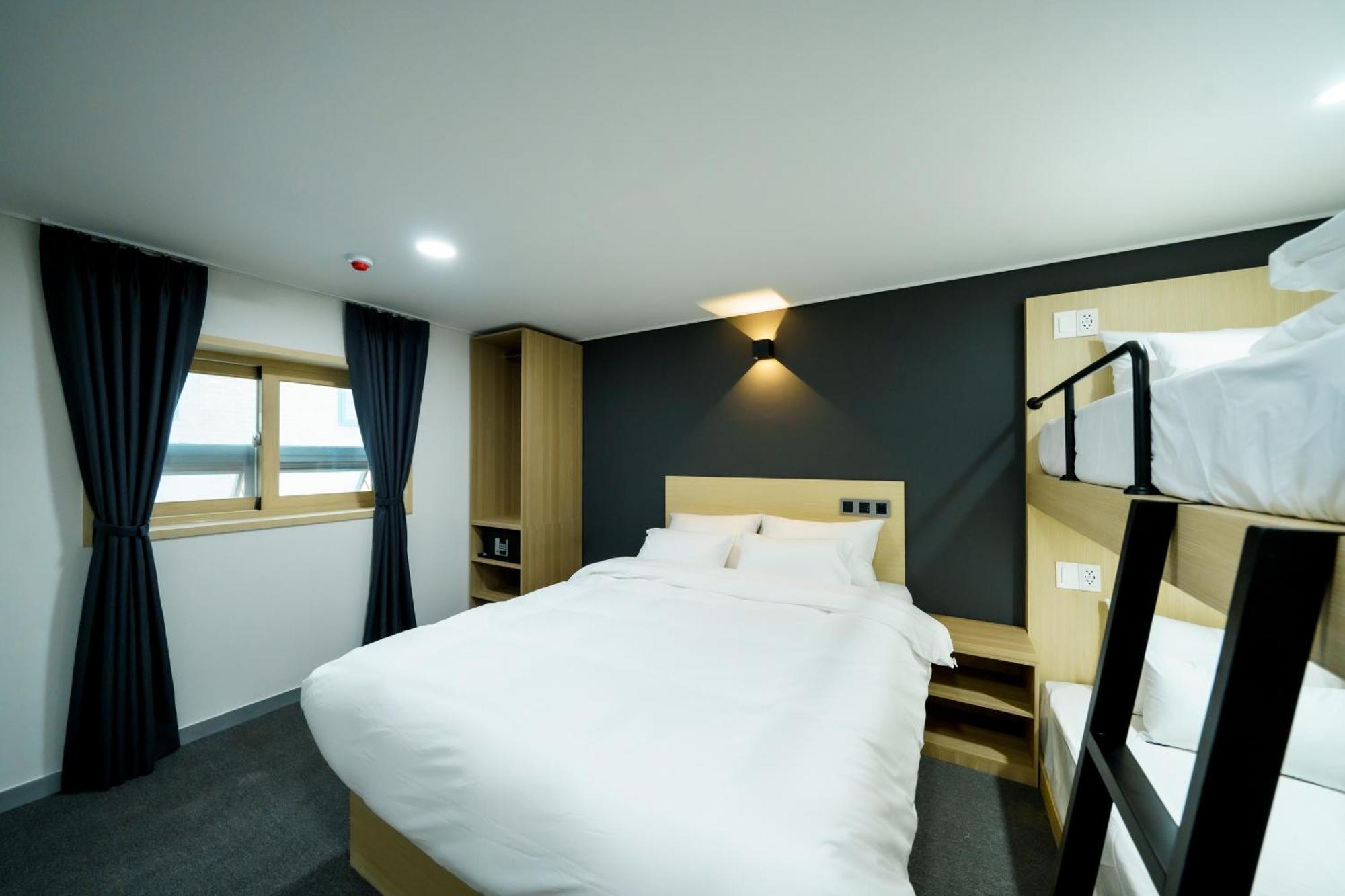 The Hue Myeongdong Guest house Seoul