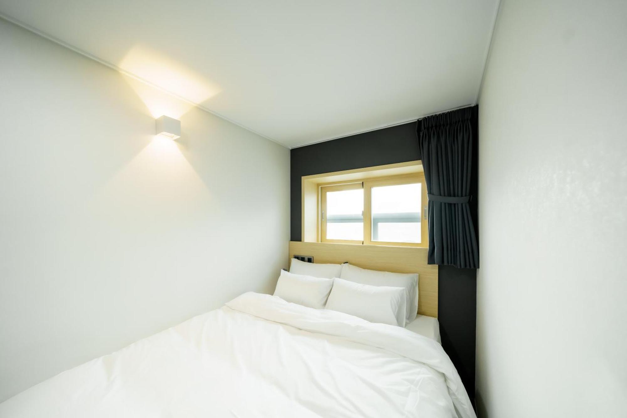 The Hue Myeongdong Guest house *