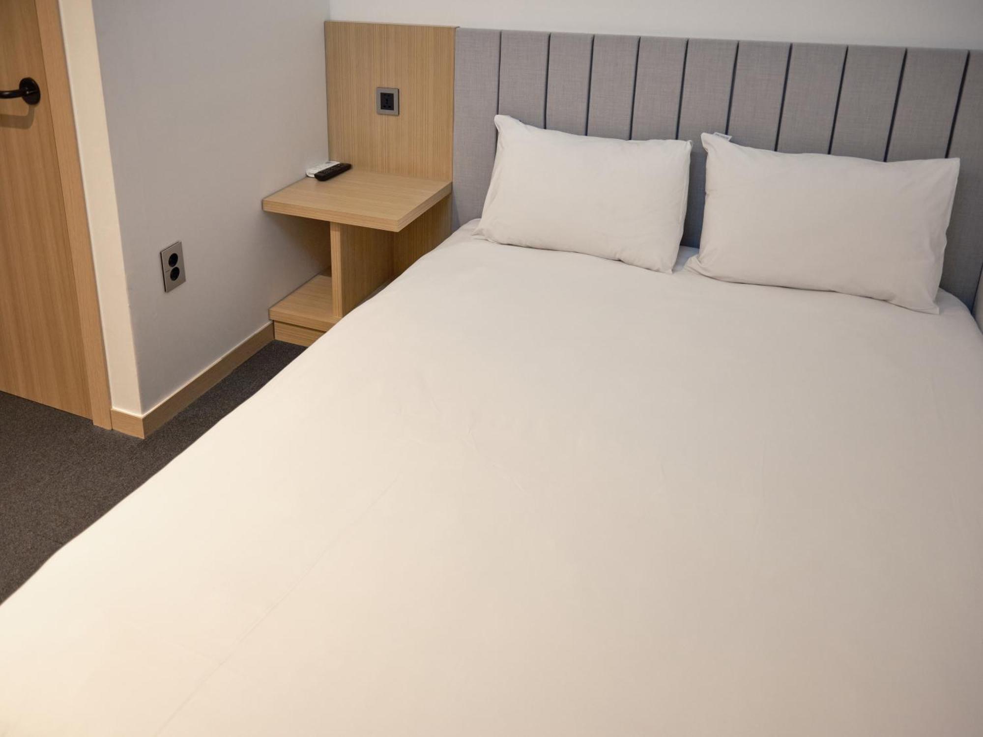 Uh The Hotel 2*