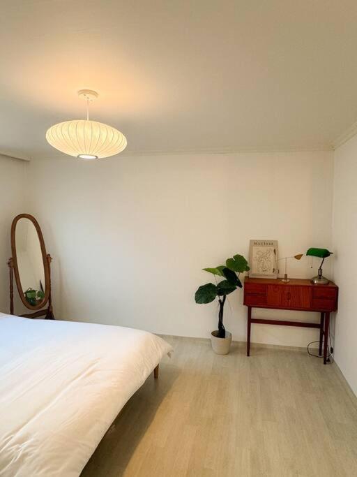 6min To Mangwon Staion Apartment