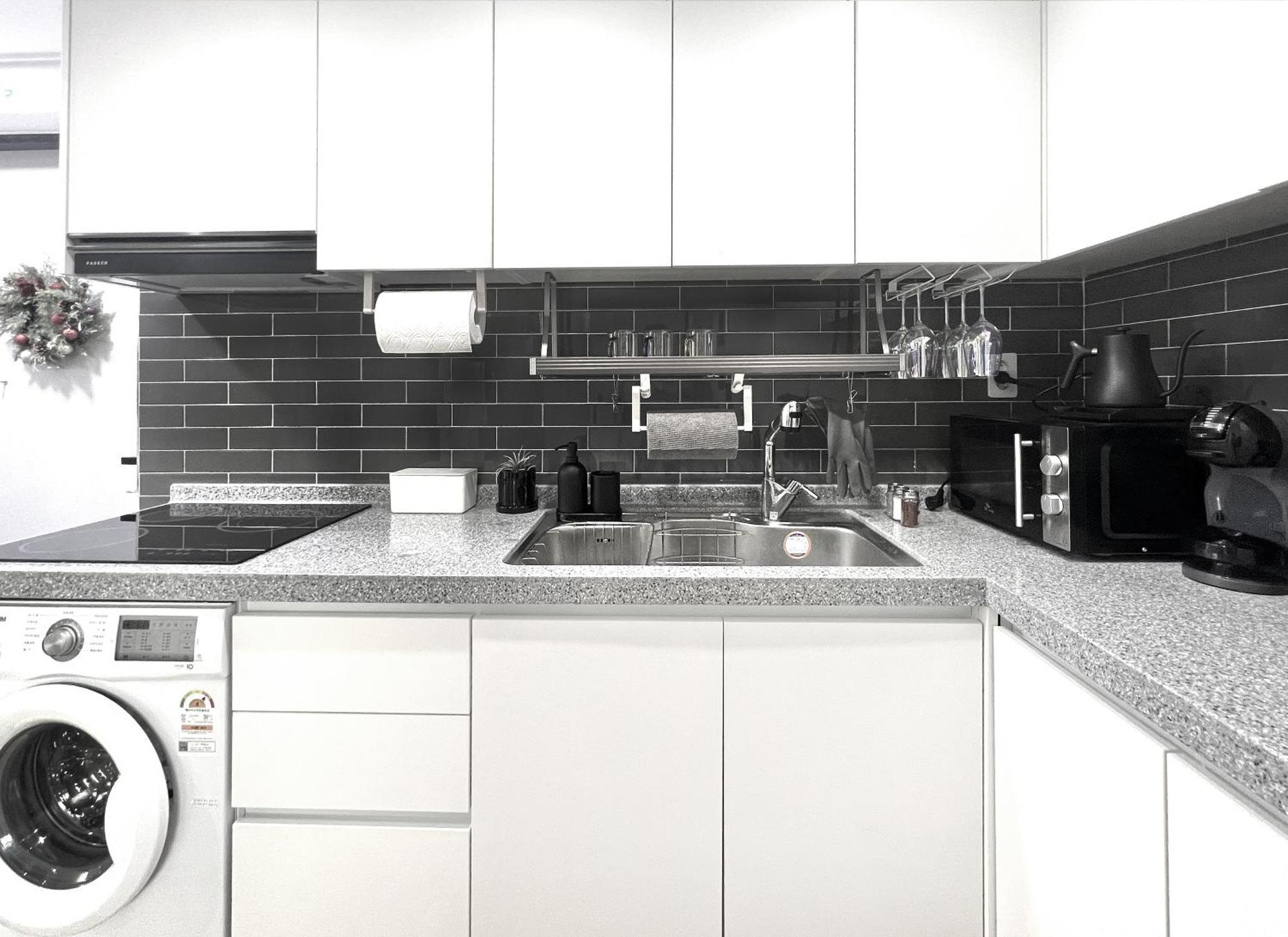 Vila Hongdae Station 7min, Designer House *