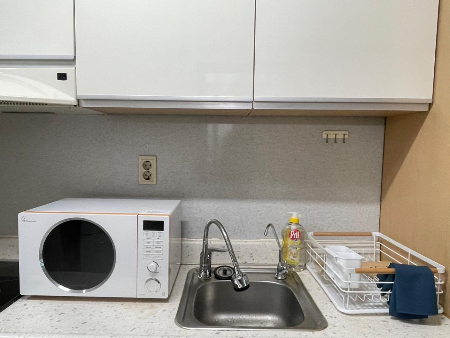 Hongdae Guesthouse3 1min From Hongik Uni Station Exit #1 *