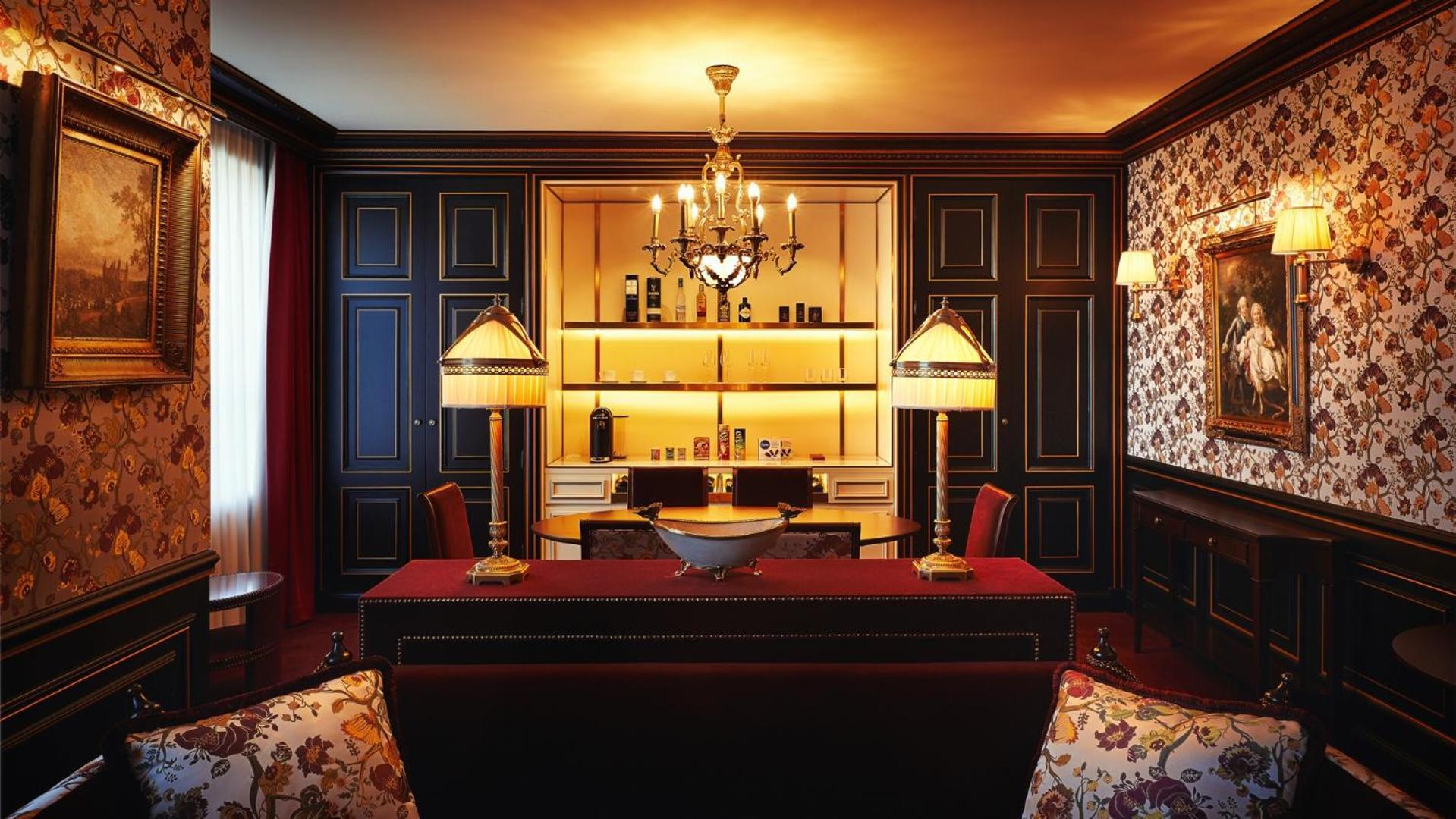Hotel L'escape 4*