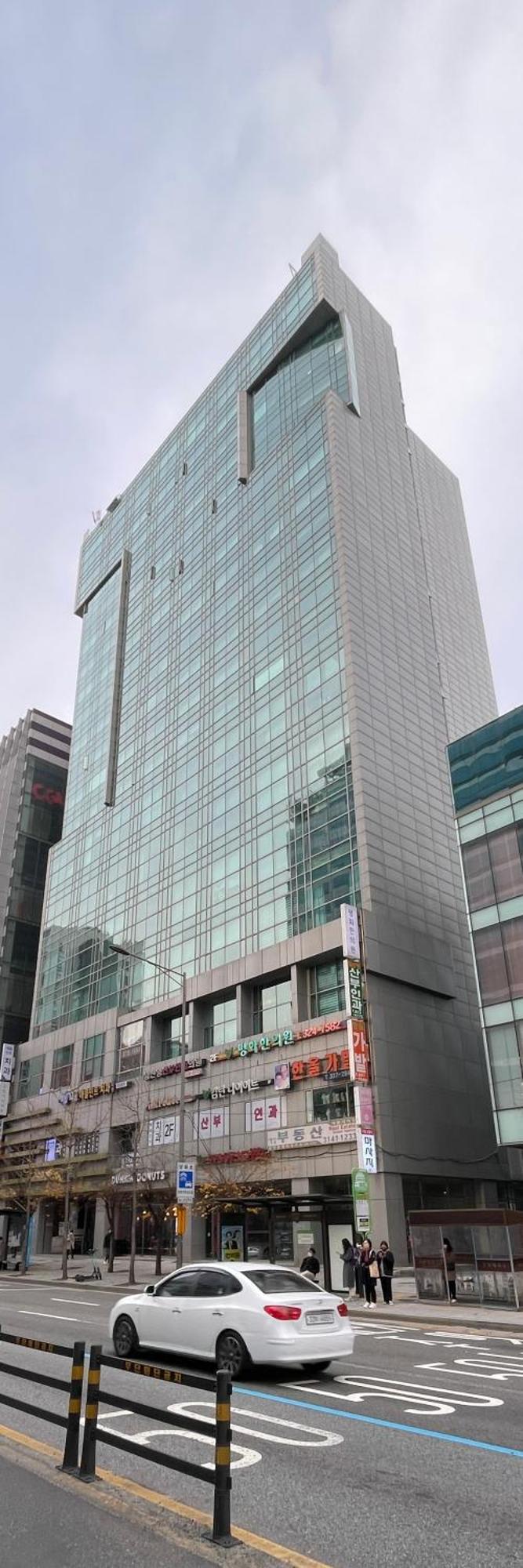 Apartment Hongdae Guesthouse3 1min From Hongik Uni Station Exit #1 Seoul