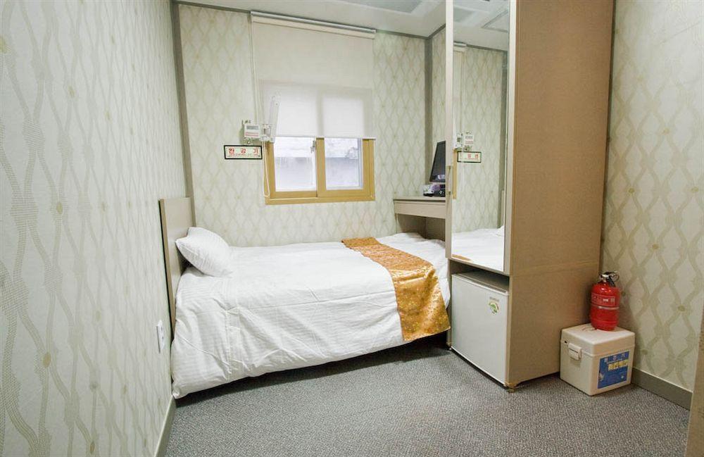 Oyo Myeongdong 2 Hostel *
