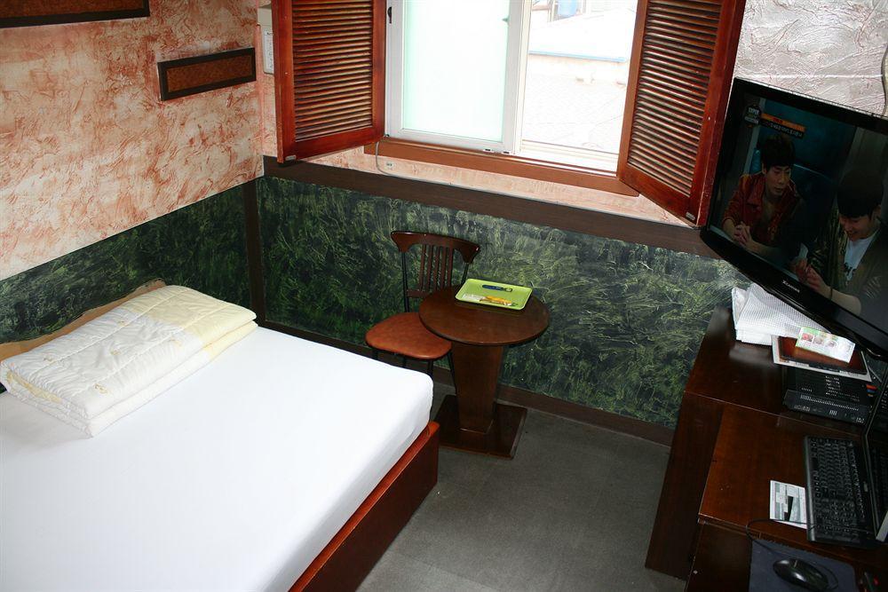 Oppa Hostel *