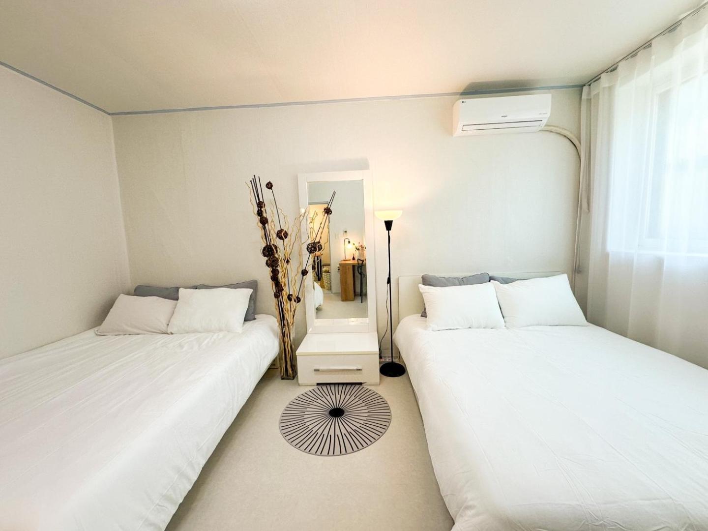 Rock 樂 2 3 Beds 3 Min From Ewha Univ Stn Apartment Seoul