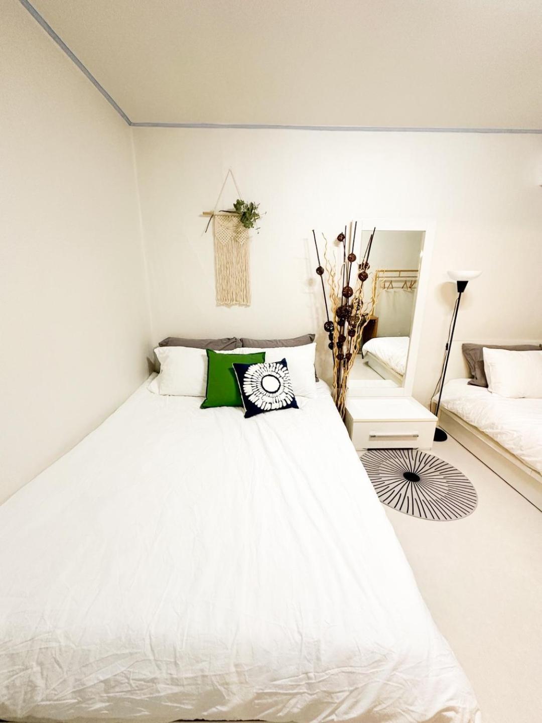Rock 樂 2 3 Beds 3 Min From Ewha Univ Stn Apartment