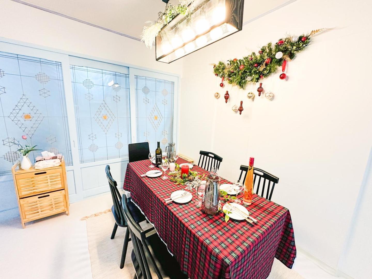 Rock 樂 2 3 Beds 3 Min From Ewha Univ Stn * Seoul