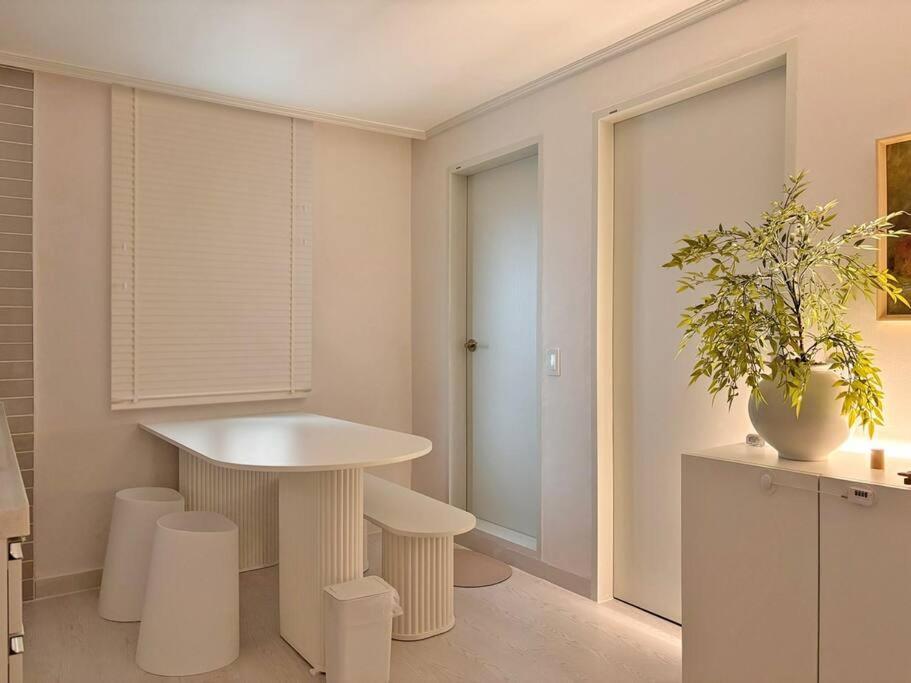 Apartment U Seoul