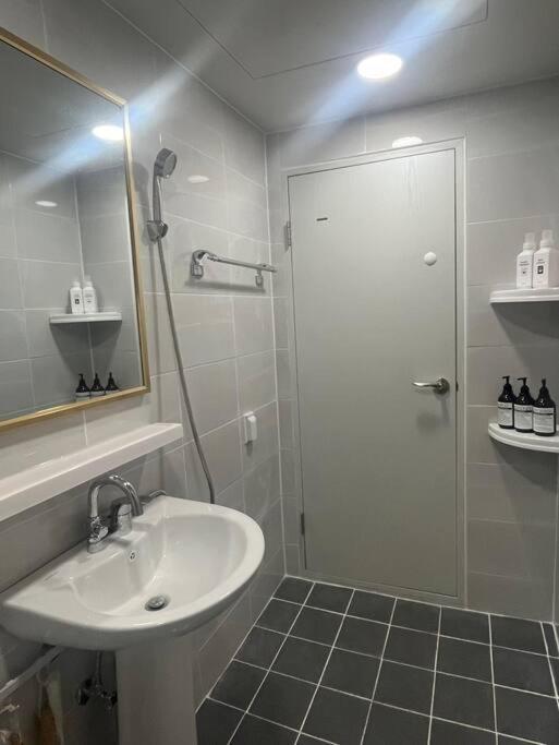 Apartment U