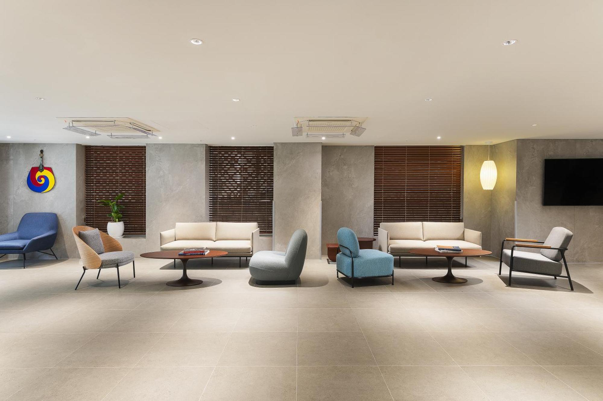 Travelodge Myeongdong Namsan Hotel 4*