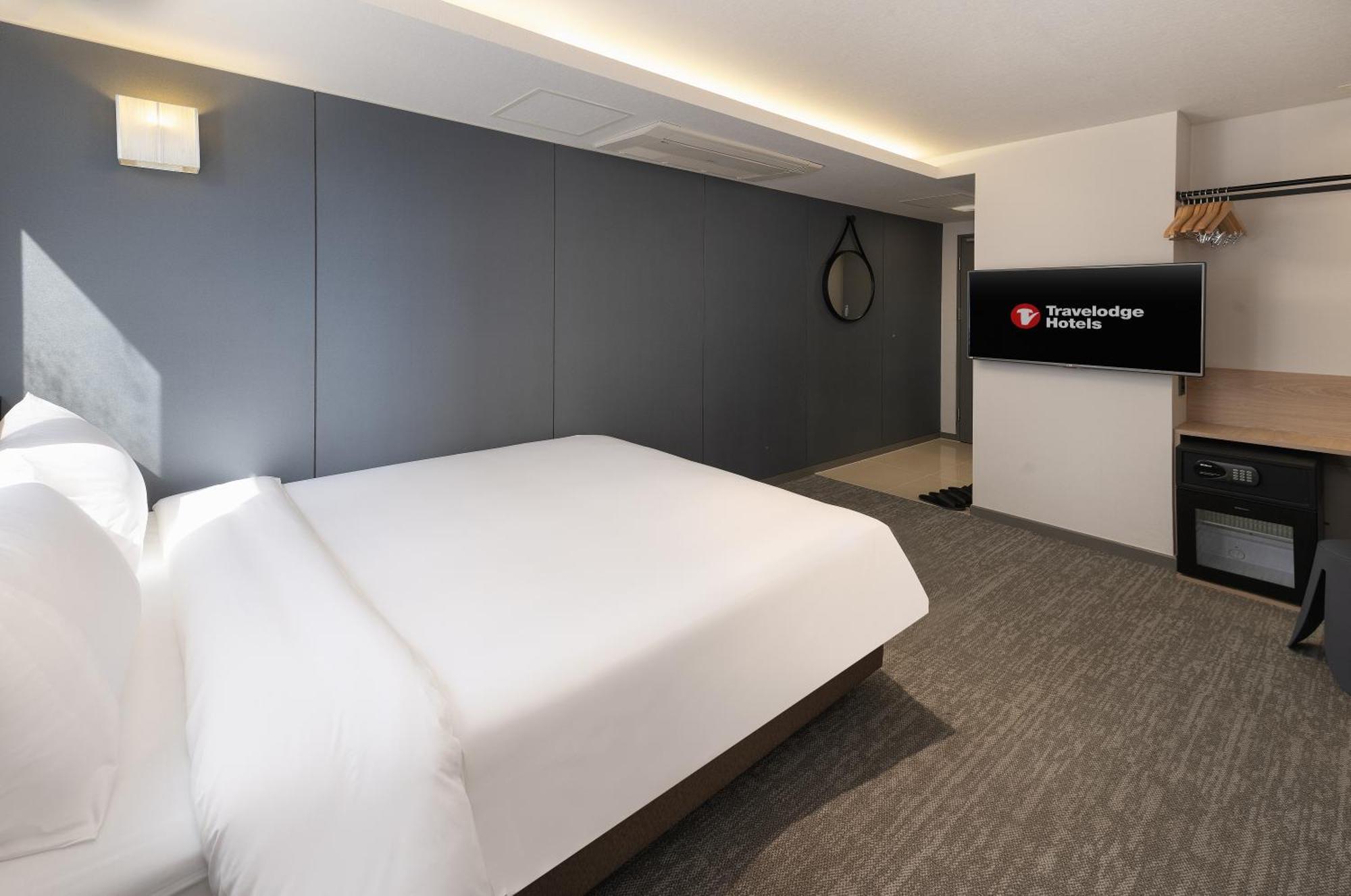 Travelodge Myeongdong Namsan 4*