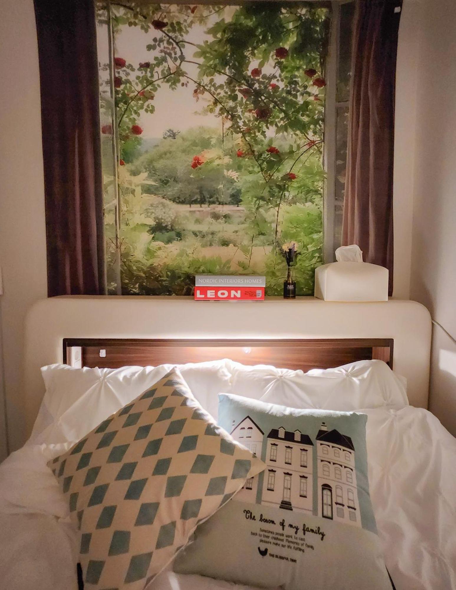Evermore #sinchon Station 5min #seogang Station 1min * Seoul