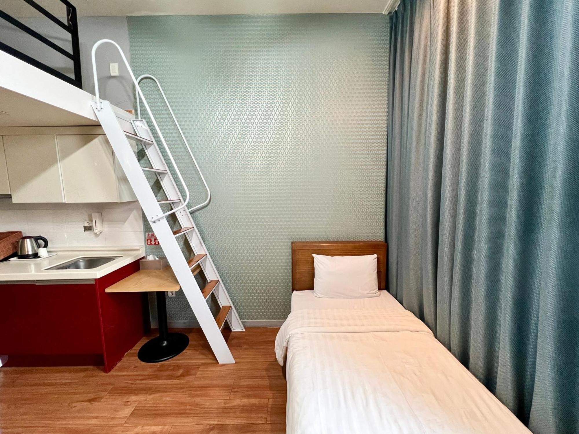 Hotel Myeongdong Merlin