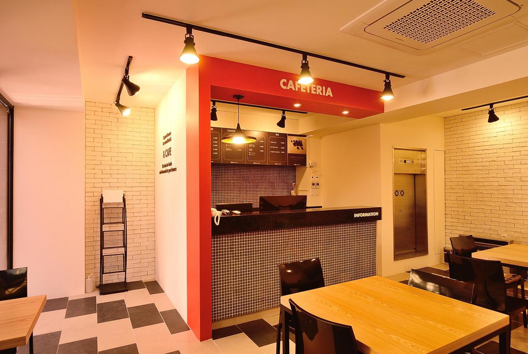 Guest house Red 2*