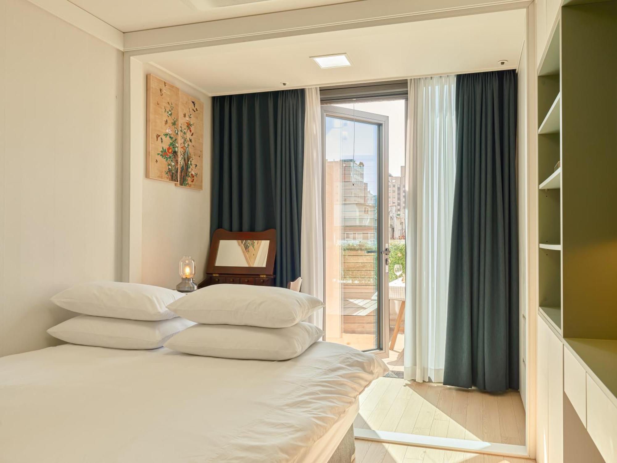 Comocasa Premium Terrace Apartment