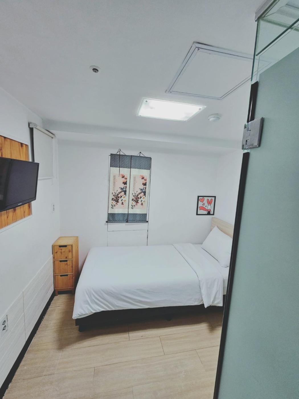 Hostel Ekonomy Myeongdong Premier *
