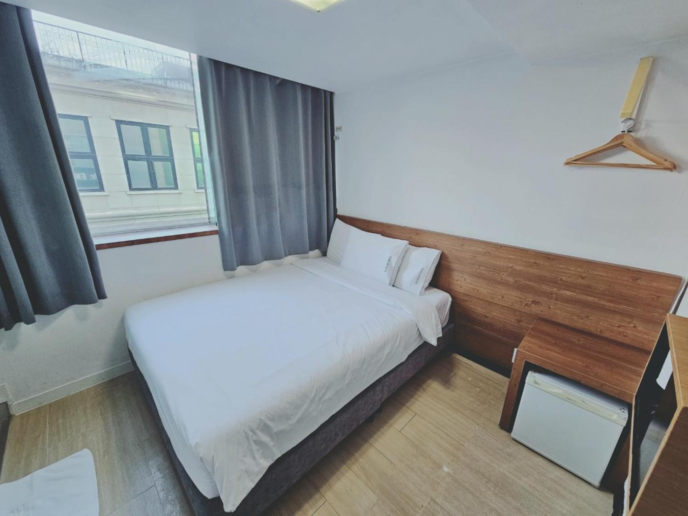 Hostel Ekonomy Myeongdong Premier *