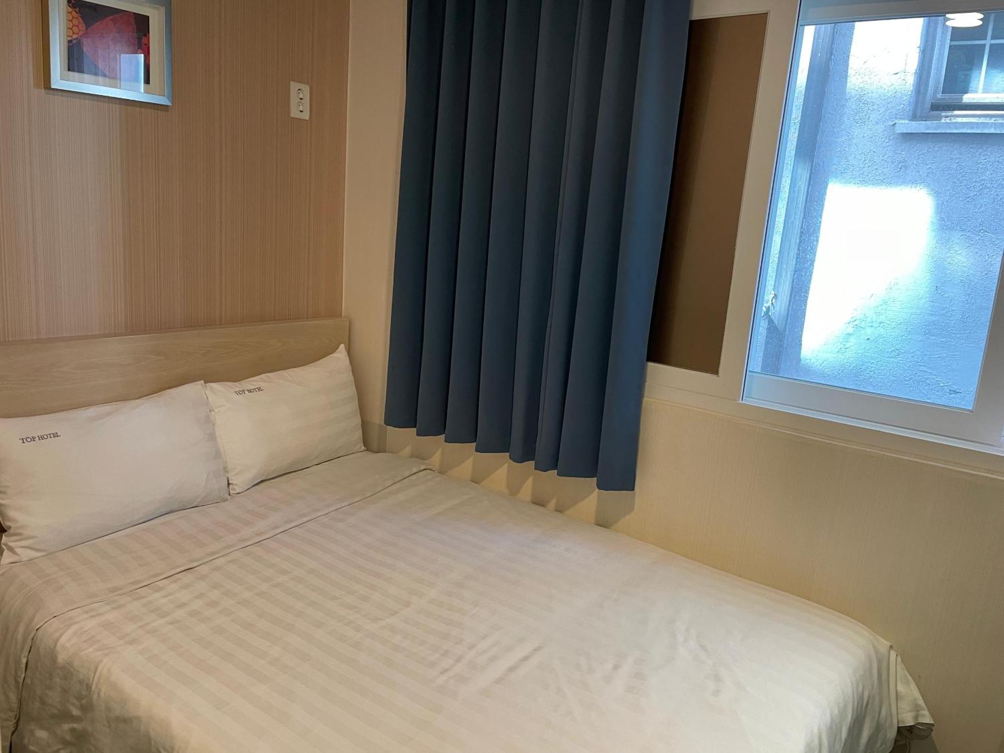 & Aparthotel