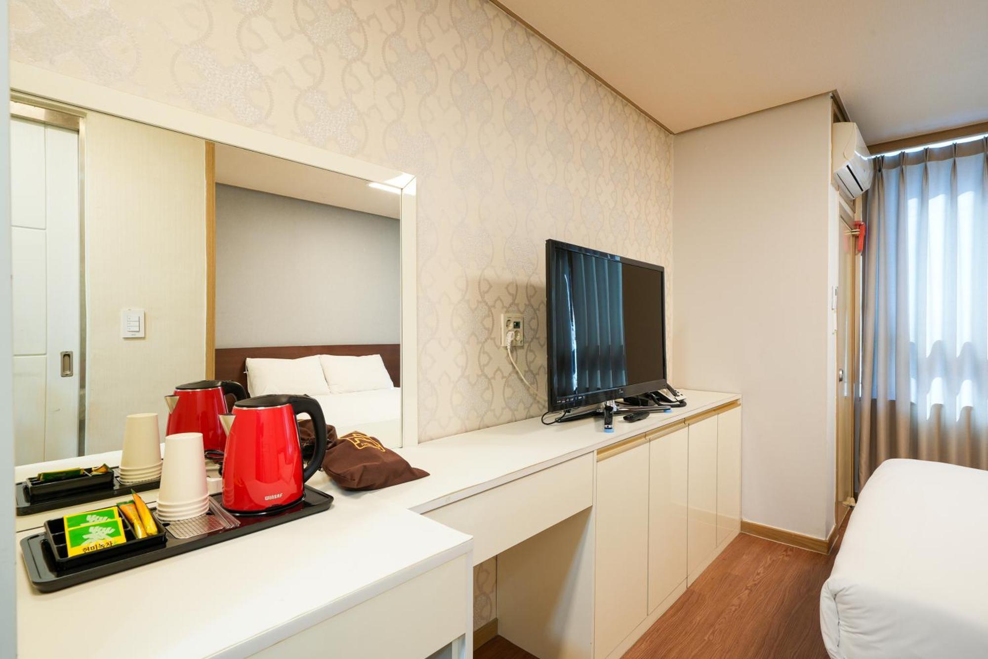 Aventree Yeouido 3* Seoul