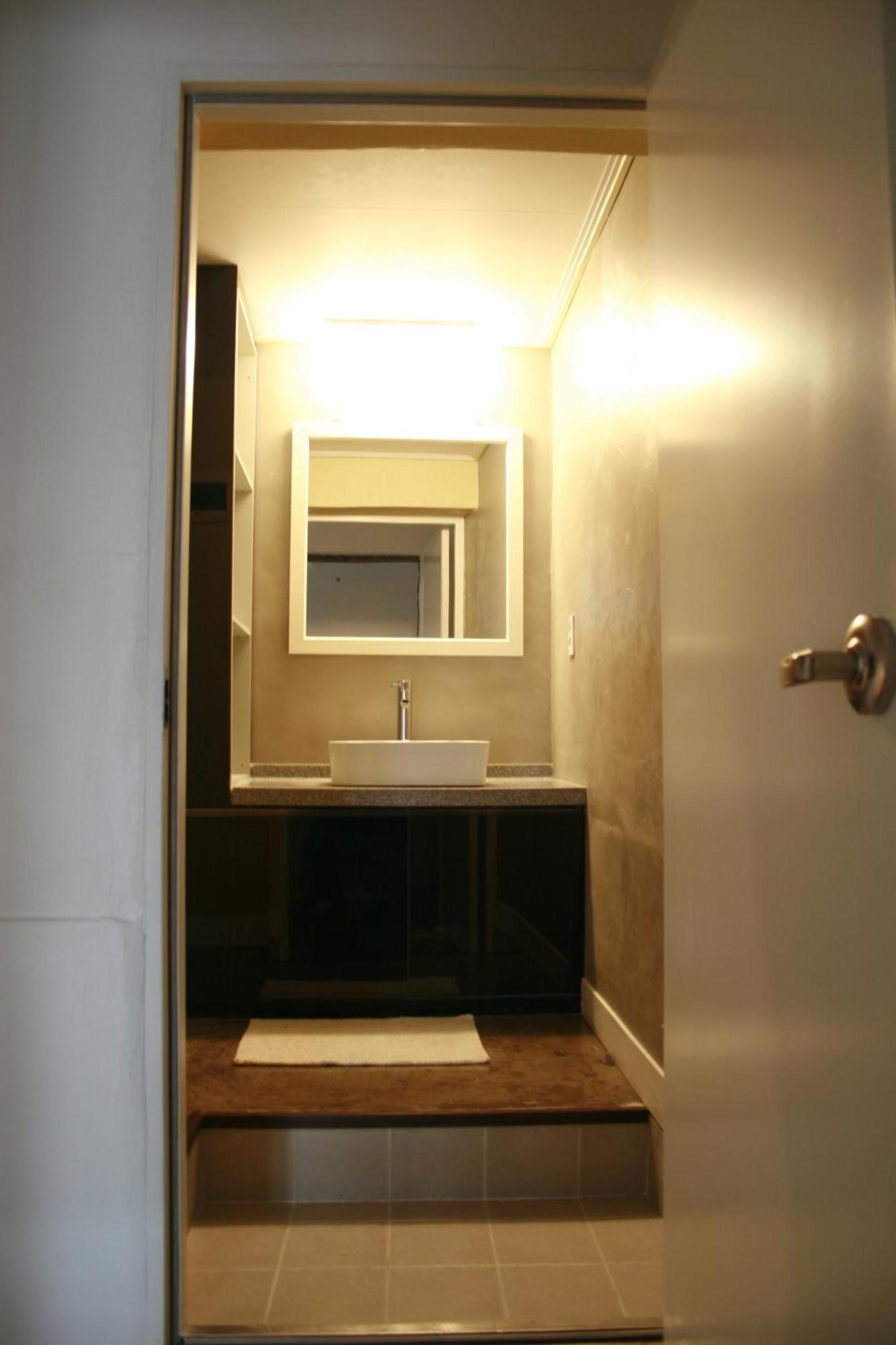 Crib 49 - Foreigner Only 2* Seoul