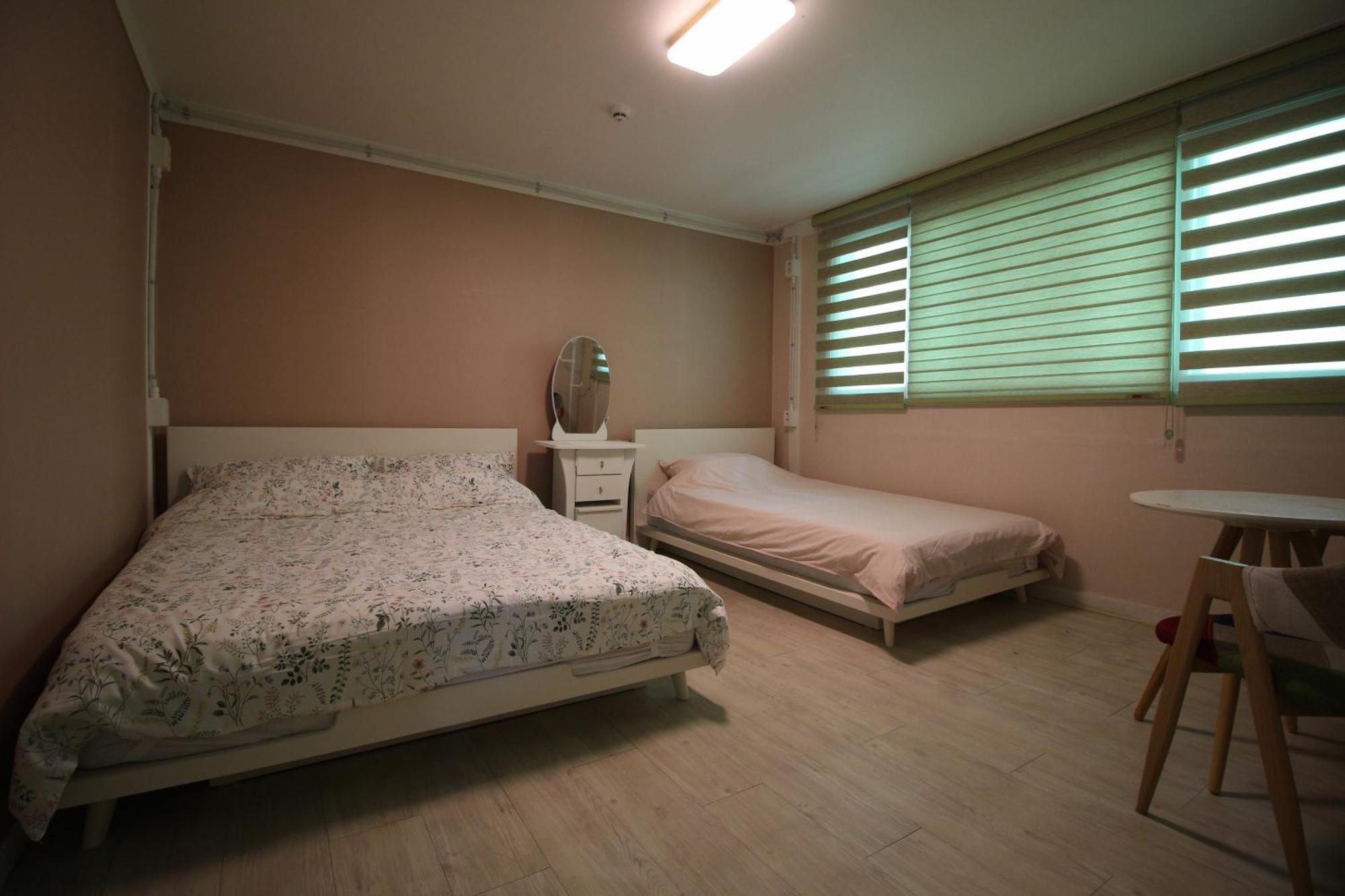 Guest house Bunk Hongdae 2*