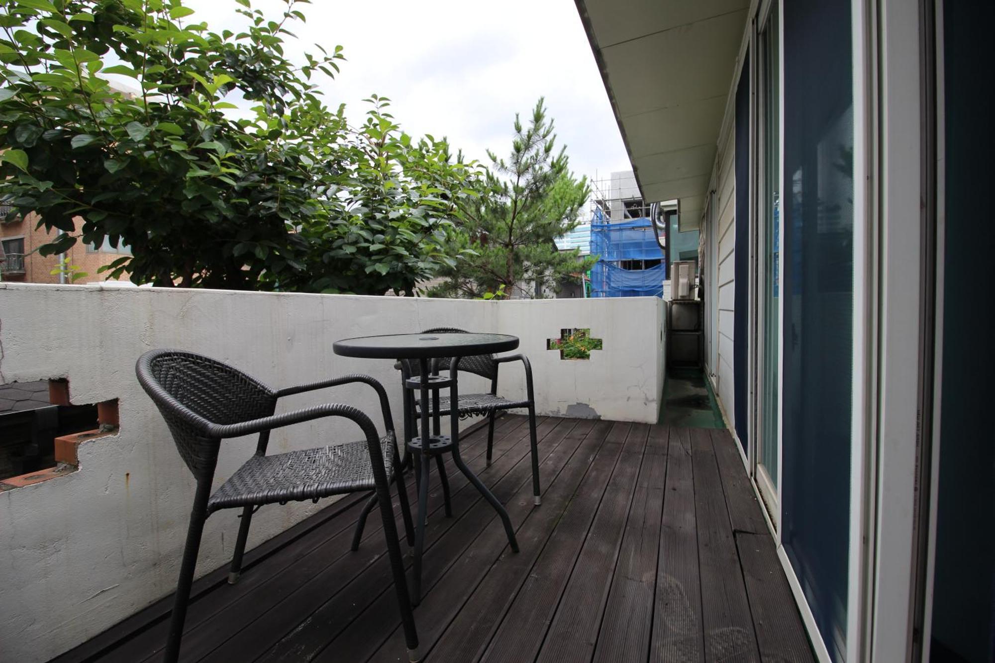 Bunk Hongdae Guest house 2*