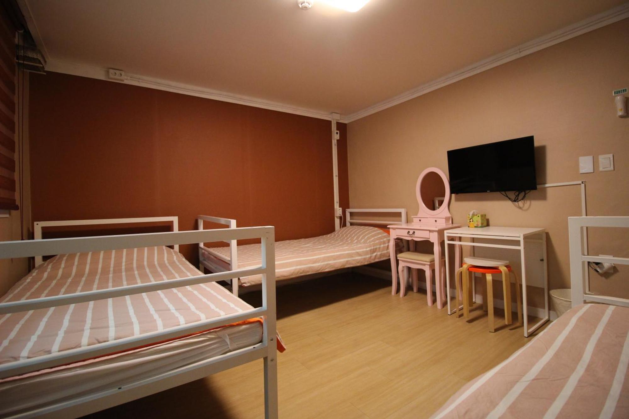 Bunk Hongdae Guest house Seoul