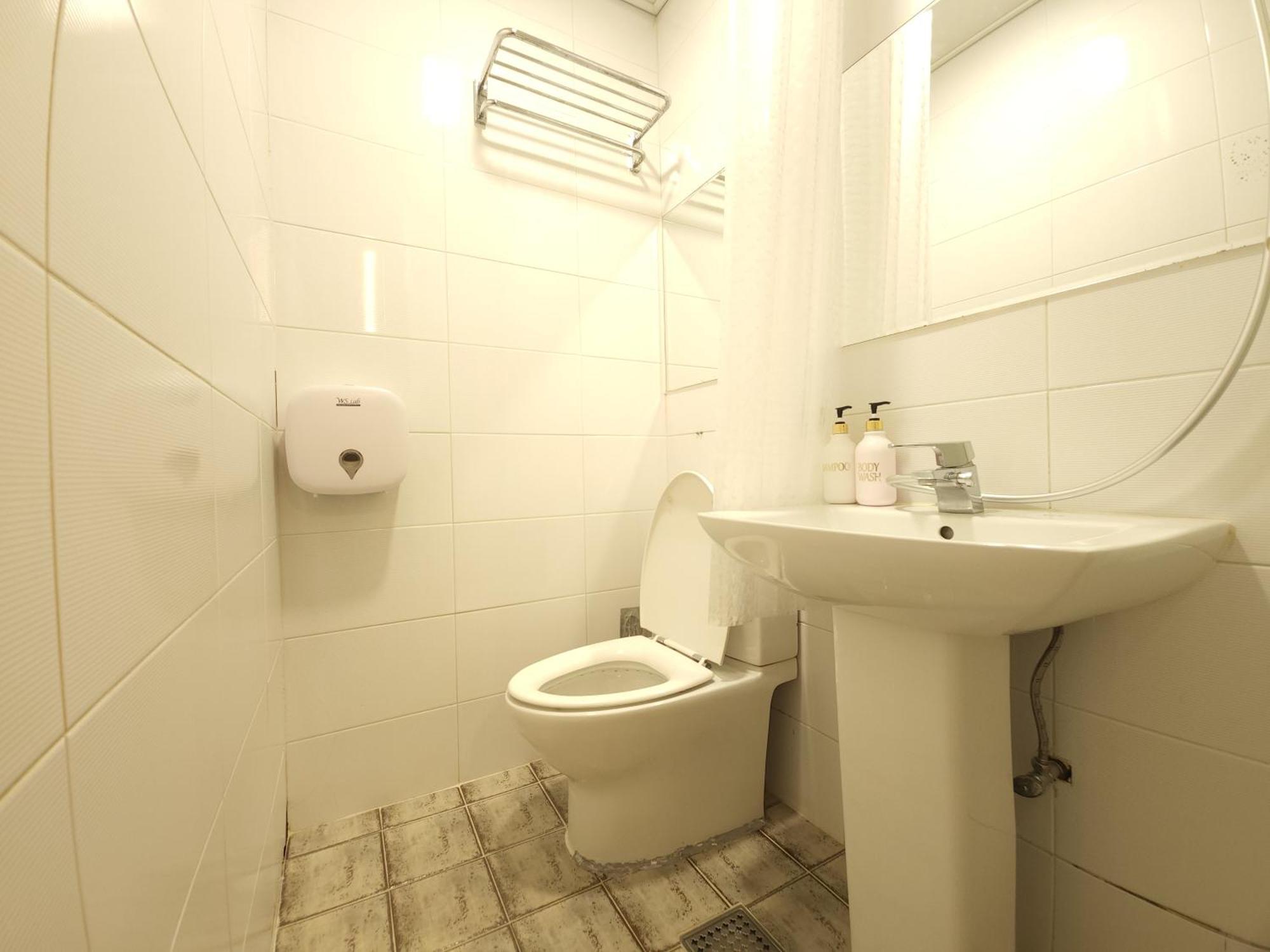 Oyo Myeongdong 2 Hostel Seoul