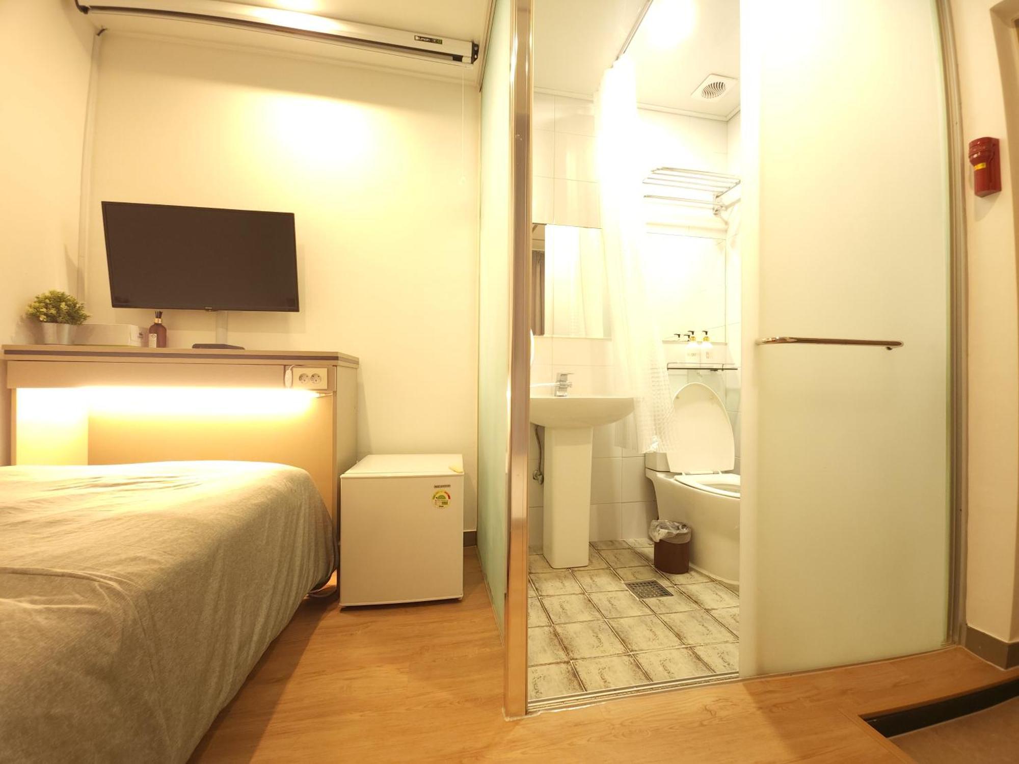 Oyo Myeongdong 2 Seoul