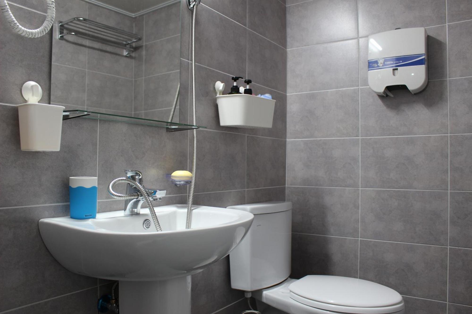 Bunk Hongdae Guest house 2*