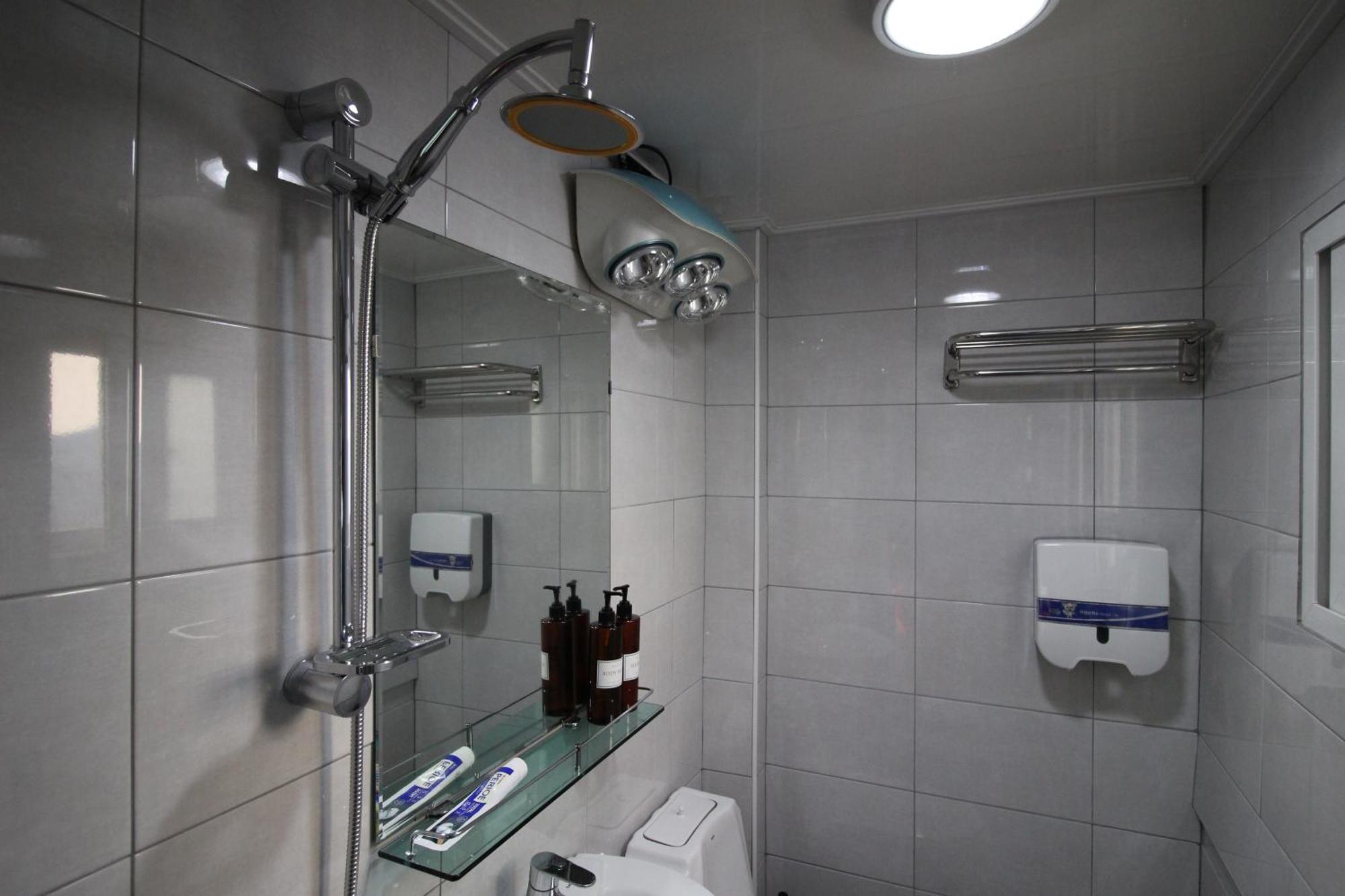 Bunk Hongdae Guest house 2*