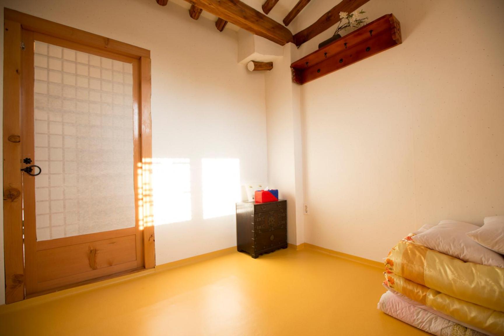 Guest house Bukchonae 2*