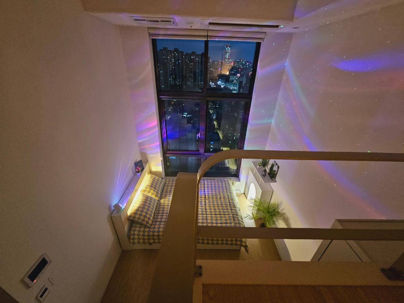 Night View Romantic House Pangsapuri