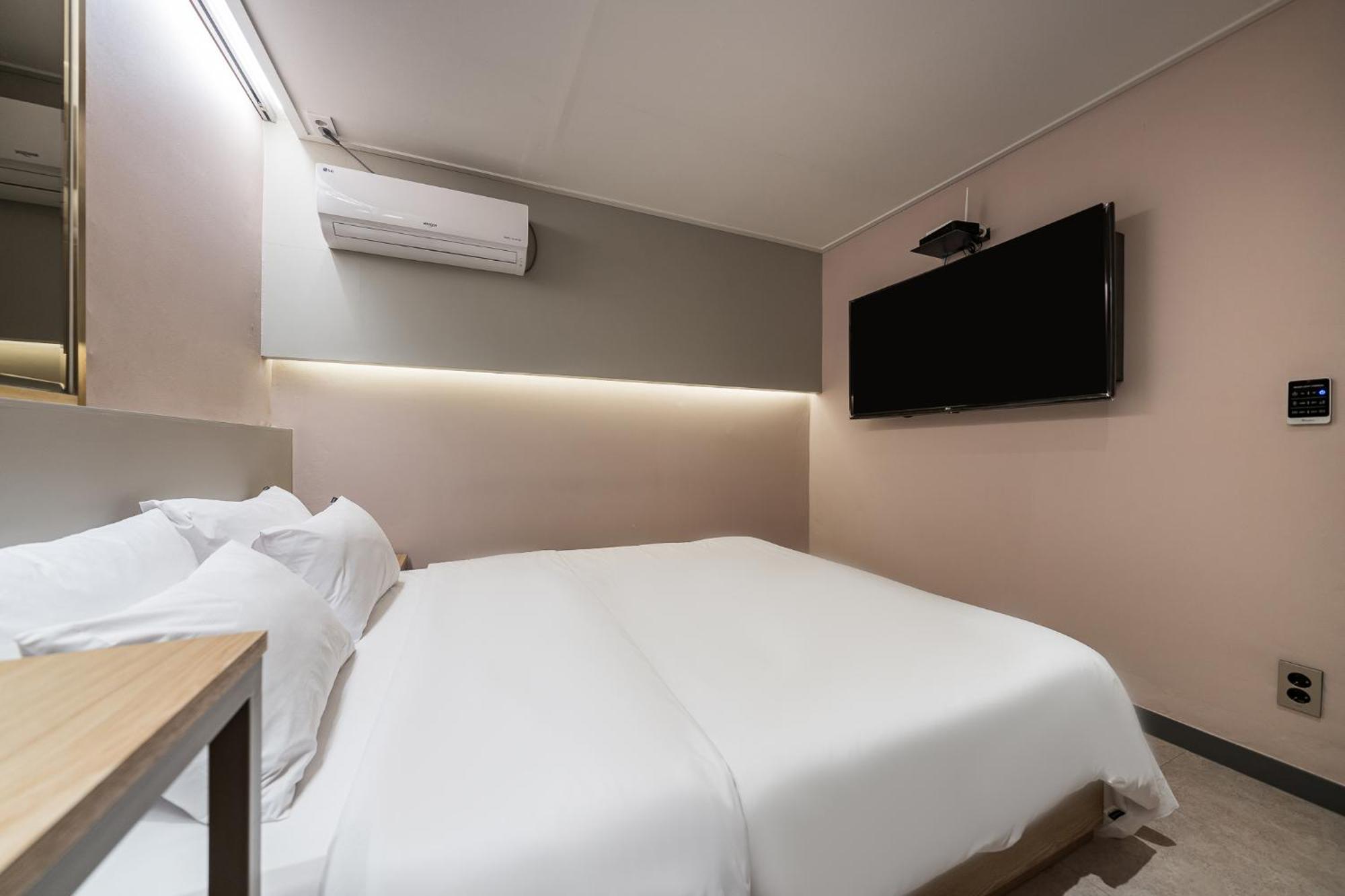 Greaten Hotel *