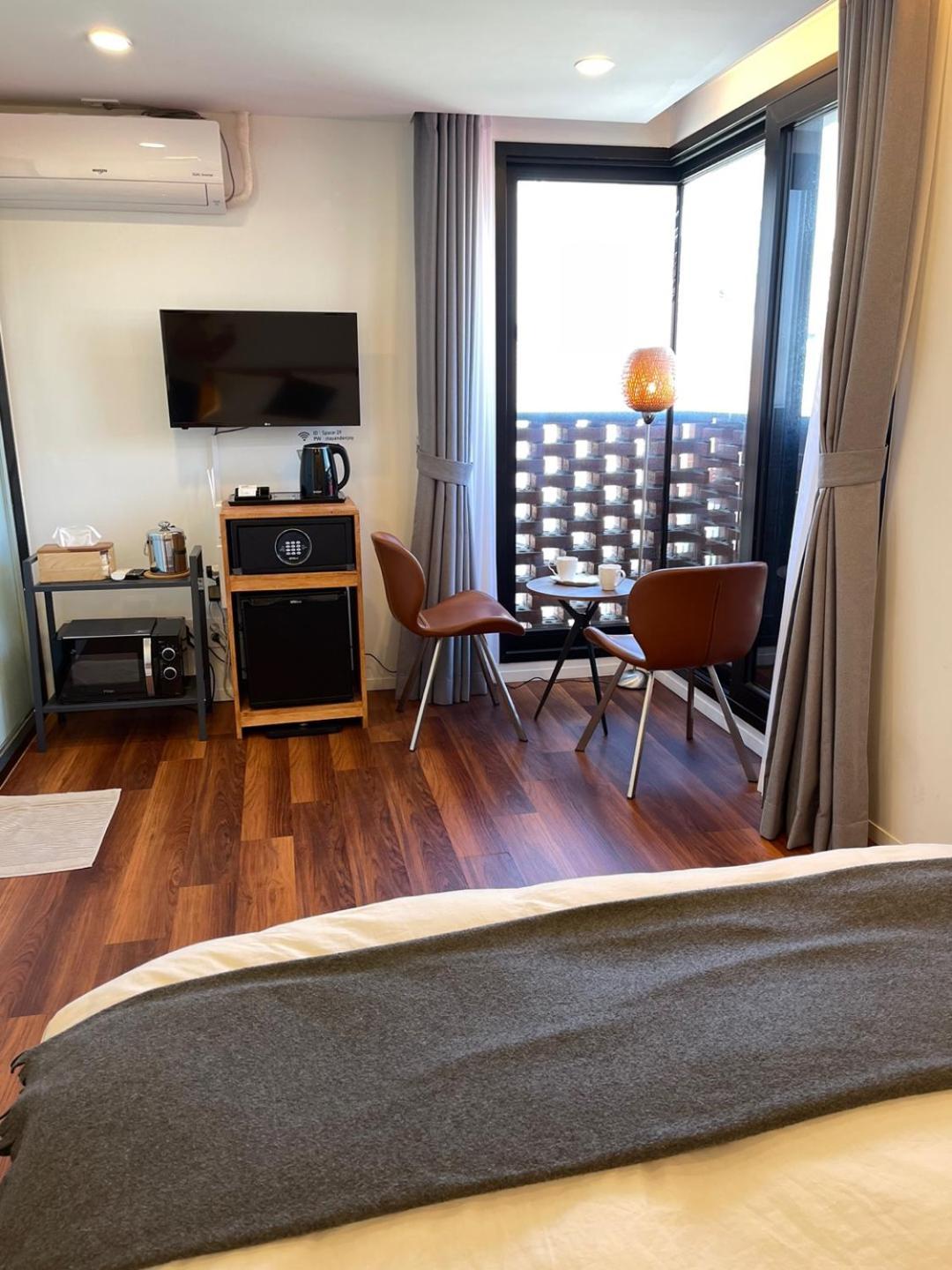 Aparthotel Space In Blackstone