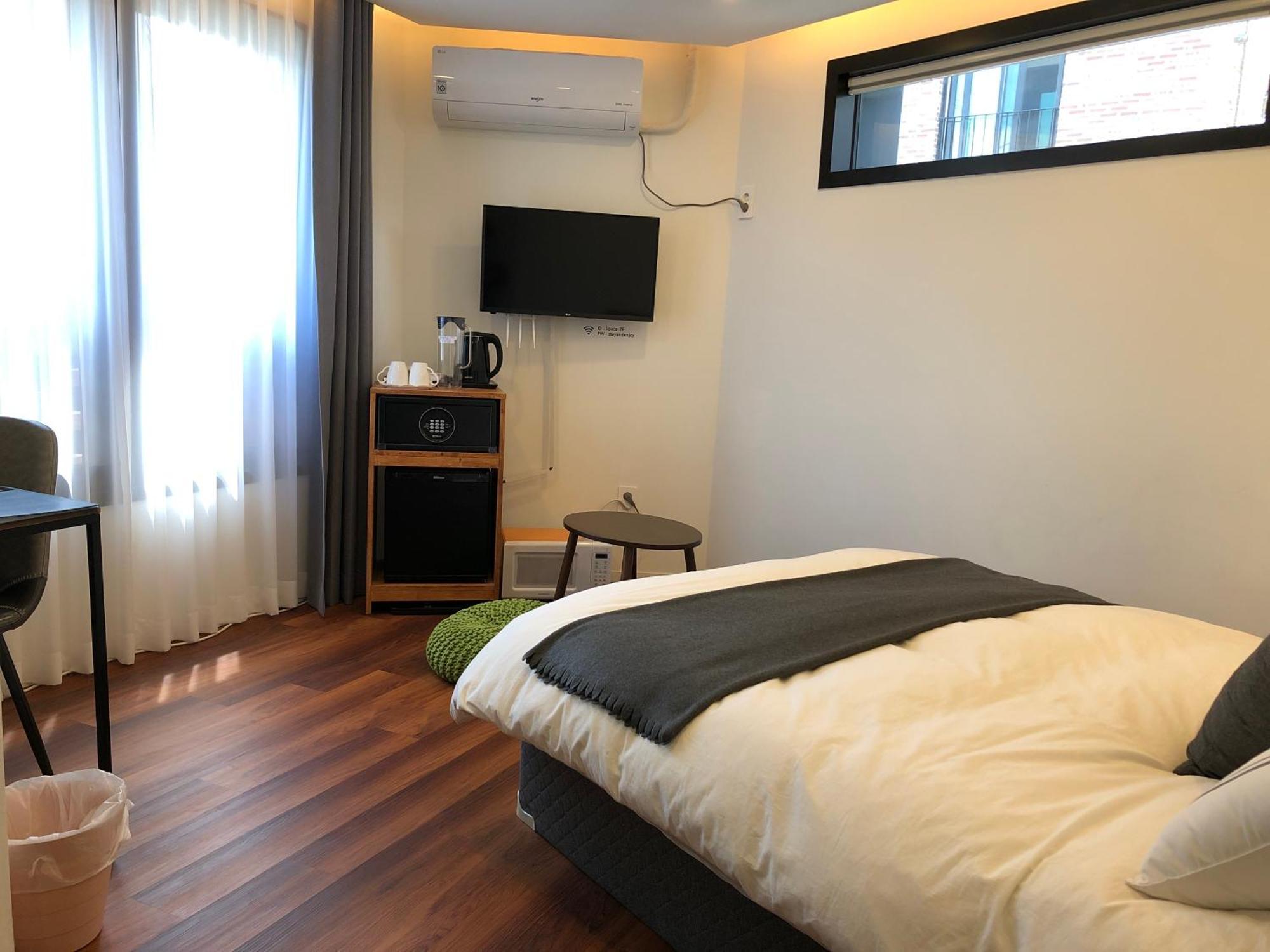 Space In Blackstone Aparthotel *