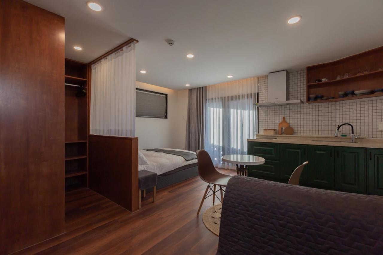 Space In Blackstone Aparthotel *