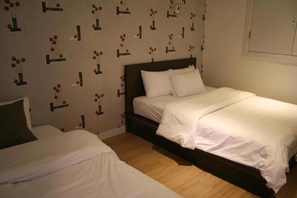 Y Hotel 3*